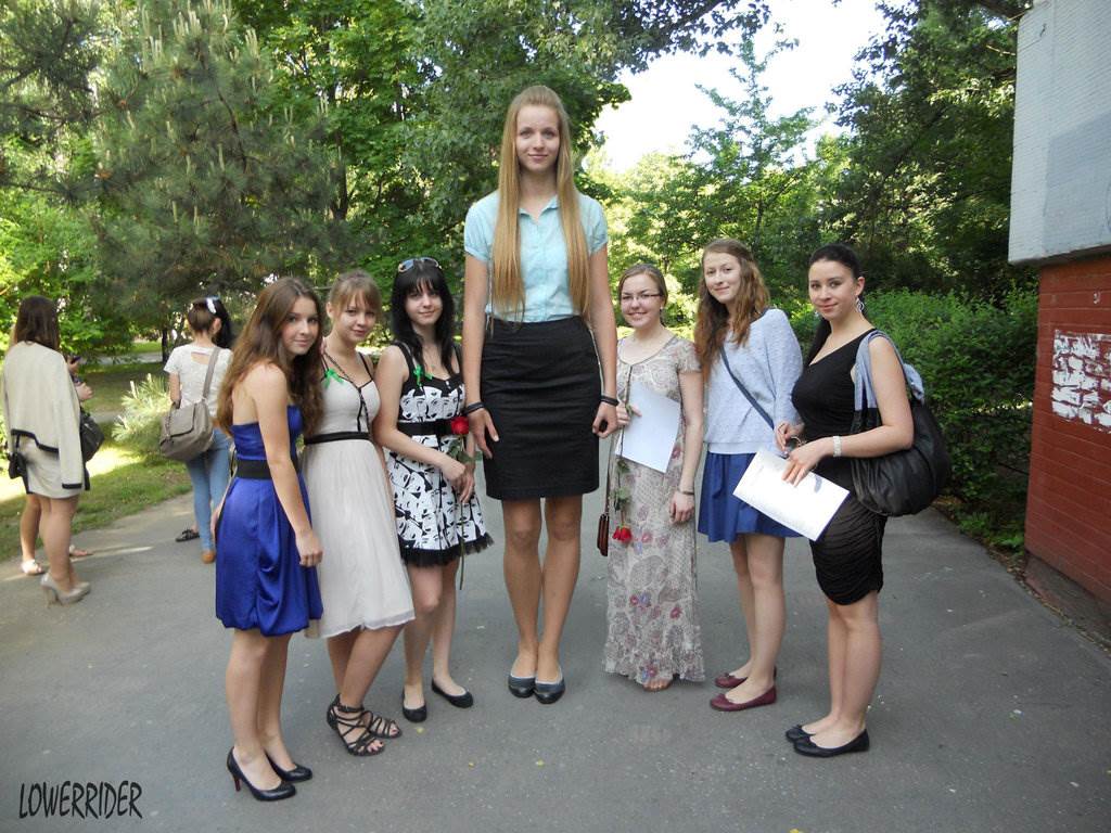 tall girl in flat shoes